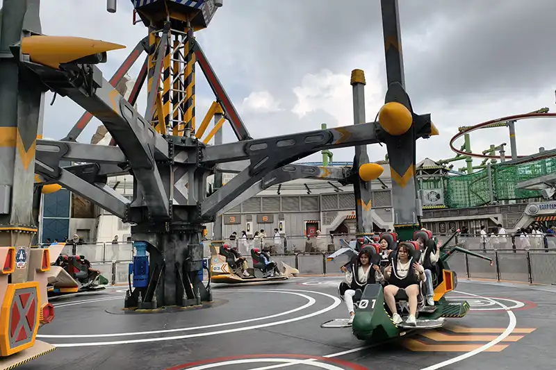 The Ultimate Guide To The 10 Best Day Trips from Kuala Lumpur (Local Expert Edition) 8 Visitors enjoying a ride at the outdoor theme park in Genting Highlands during a day trip.